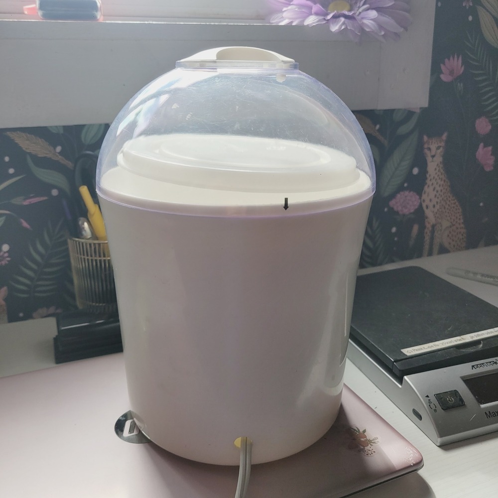 Euro Cuisine YM260 Electric Yogurt Maker 2 Quart White Capacity 25W Homemade - Picture 2 of 6